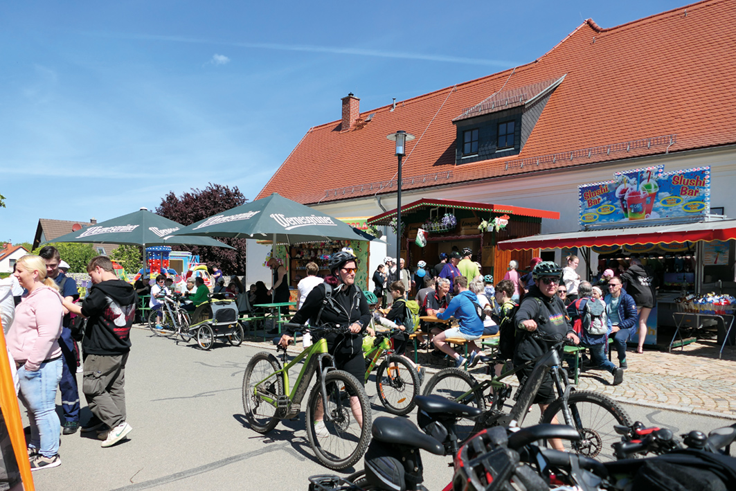 an der Festscheune in Thurm