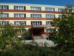 Au&szlig;enansicht Schulgeb&auml;ude